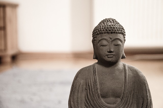 kamenná soška Buddhy